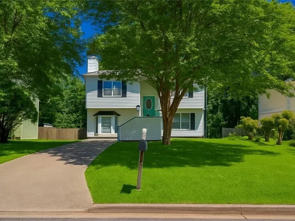 5250 Forest Downs Ln, Atlanta, GA 30349