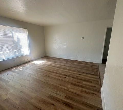 4th image of 1558 N Brooks Ave APT 4
