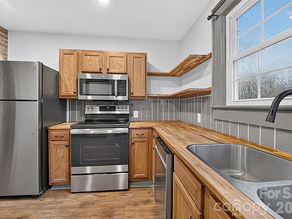 3rd image of 2318 32nd St NE