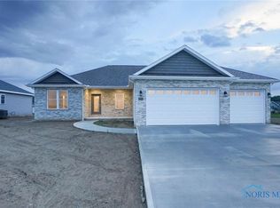 113 Couchot Ln, Van Buren, OH 45889