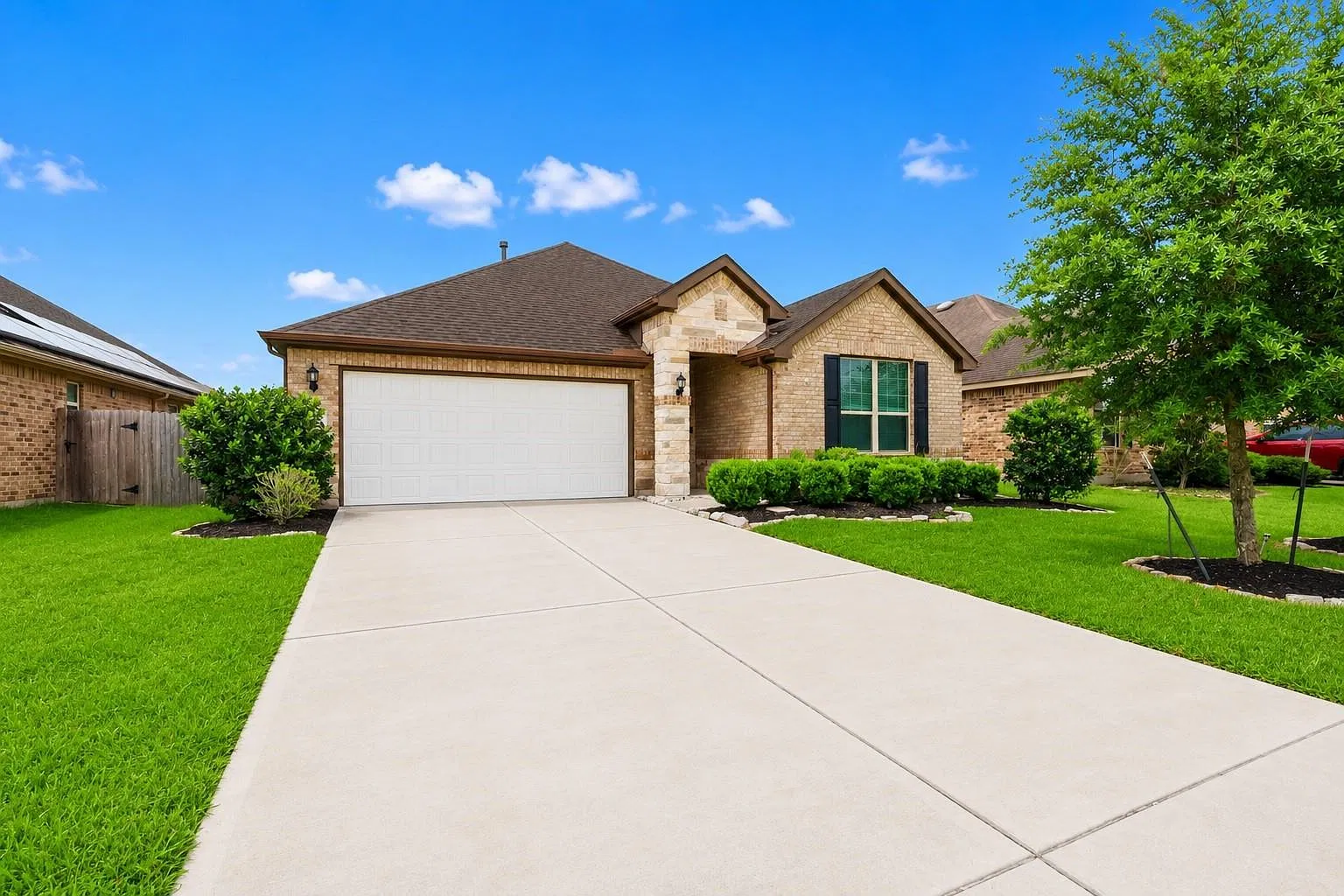 3 bed, 2.0 bath, 1743 sqft, $2,250 — Photo 2