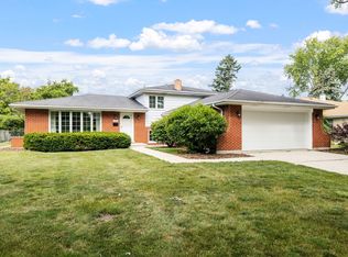 8S184 Hudson St, Darien, IL 60561