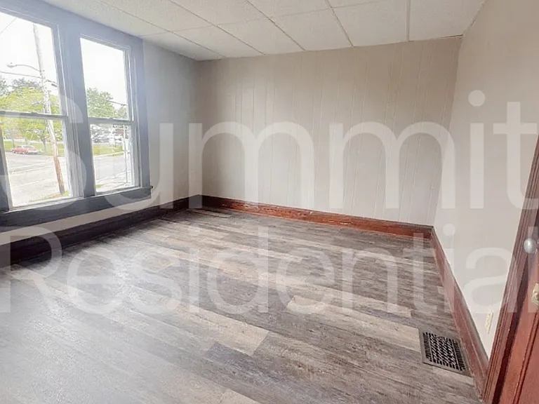 188 Marion Ave — Photo 8