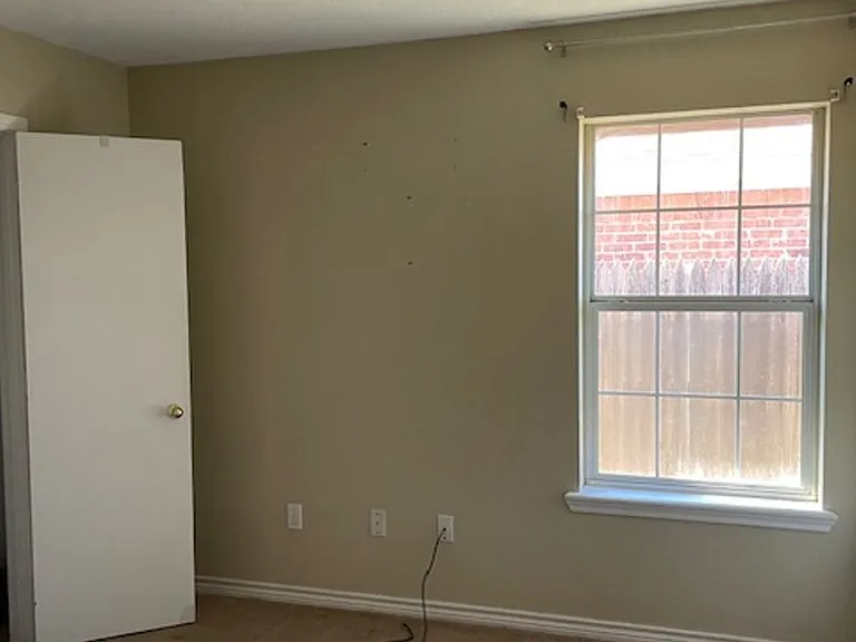 1118 Seamans Way — Photo 5