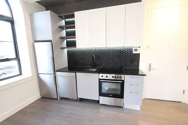 Rented by Nooklyn NYC LLC | media 18