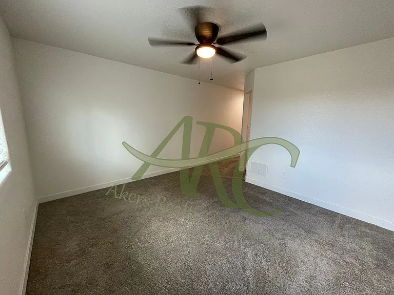 968-970 S Coral Pl — Photo 17