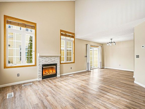 4th image of 506 Aqua Cir