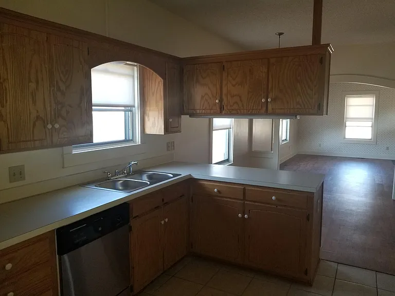 1621 W Main St — Photo 5