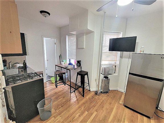 3rd image of 534 W 50th St #3E