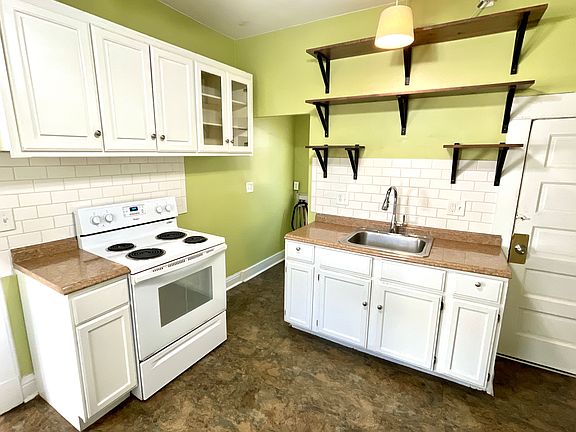 3rd image of 5807 Forest Ave