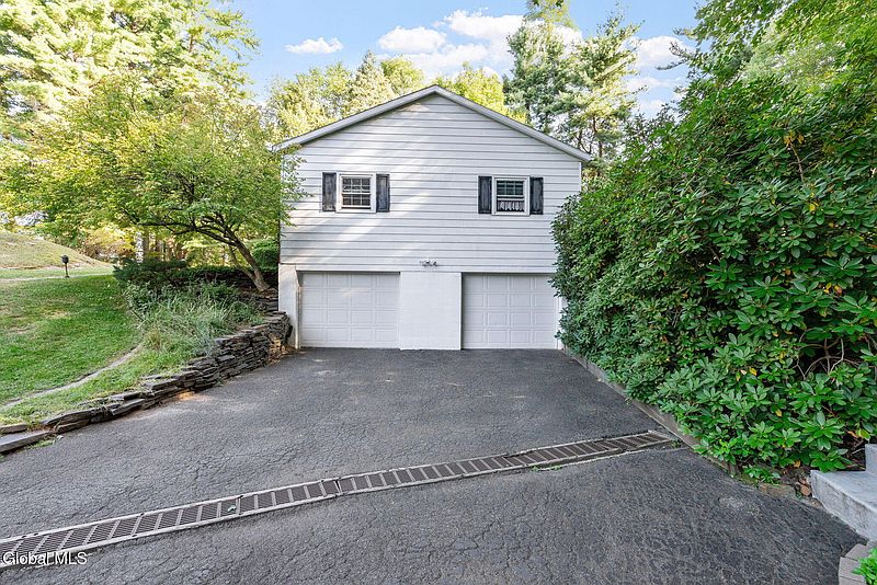 5th image of 159 Wood Dale Drive