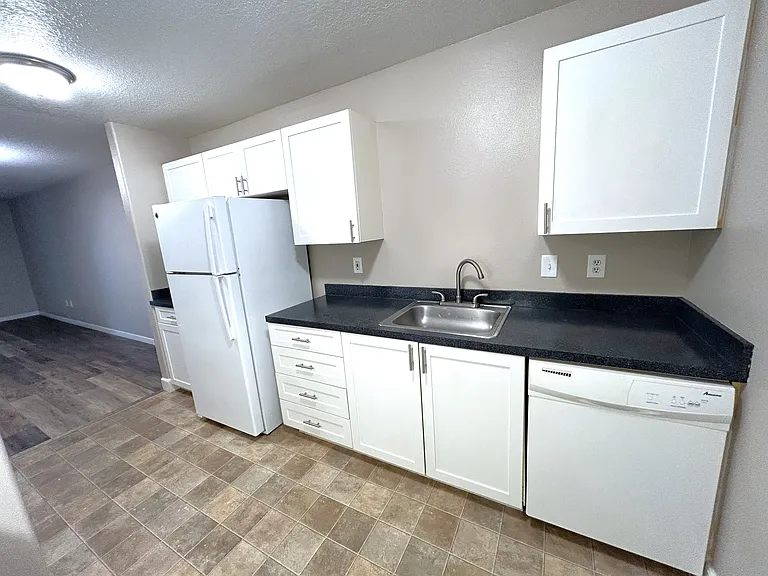 15728 SE Stark St — Photo 6