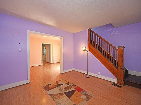5th image of 2204 Howell St
