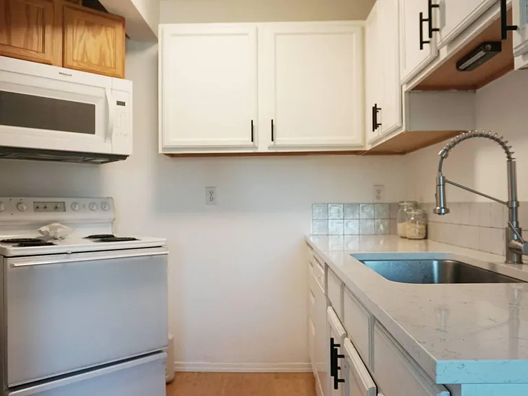 3717 California Ave SW #402 — Photo 7