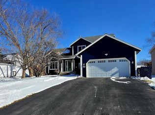 4401 Braddock Trl, Eagan, MN 55123