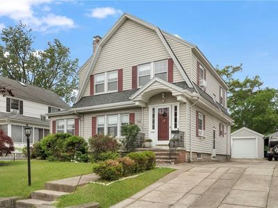 147 Grace St, Cranston, RI, 02910