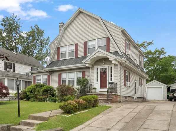 147 Grace St, Cranston, RI 02910