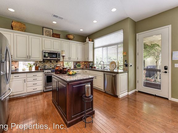 5th image of 1516 Portola St