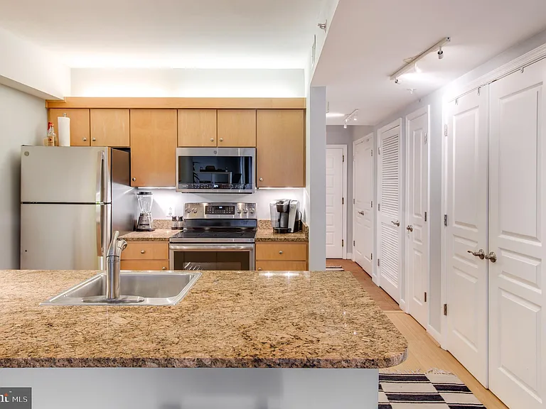 631 D St NW #638 — Photo 18