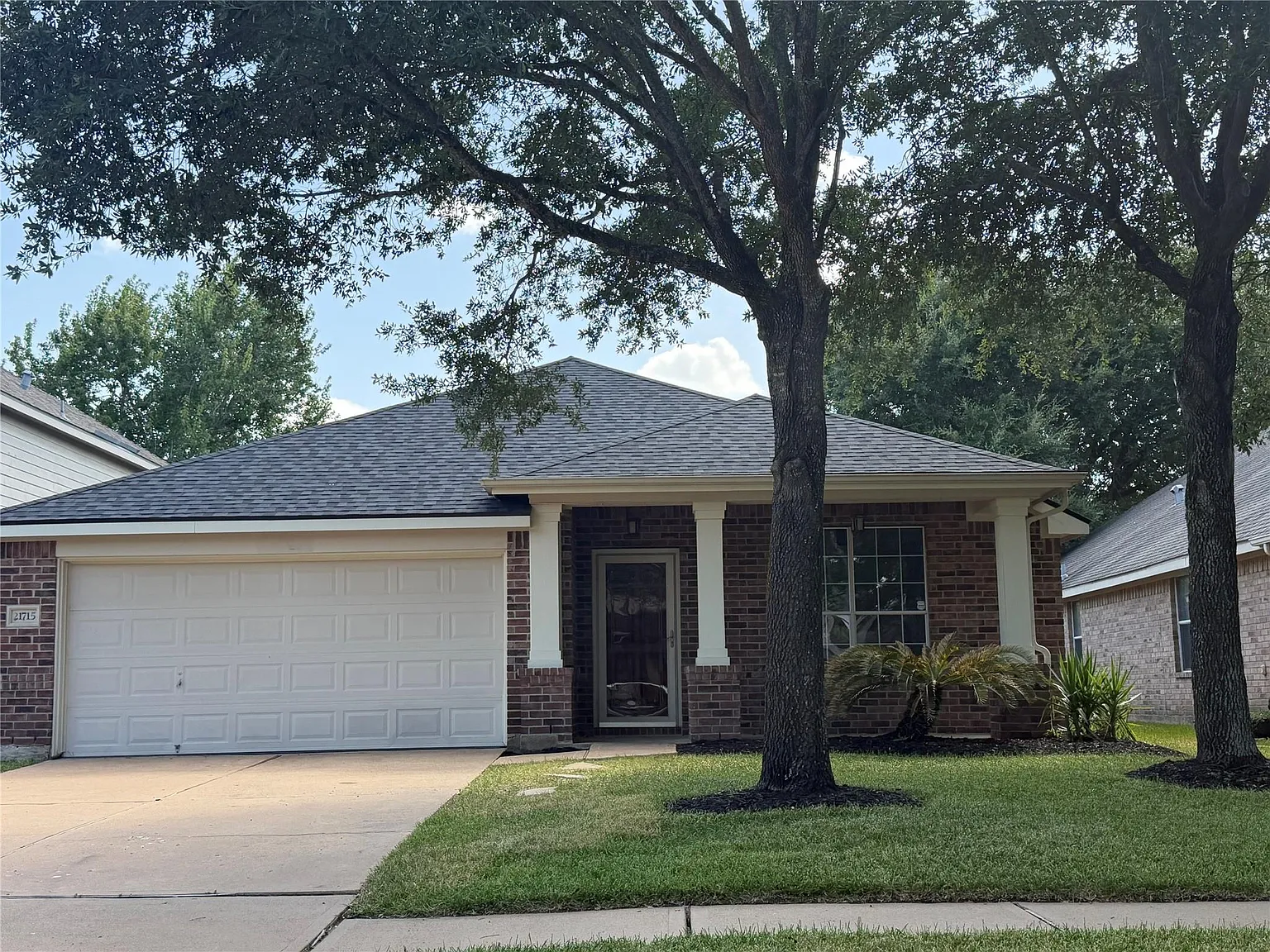 3 bed, 2.0 bath, 1975 sqft, $2,295 — Photo 1