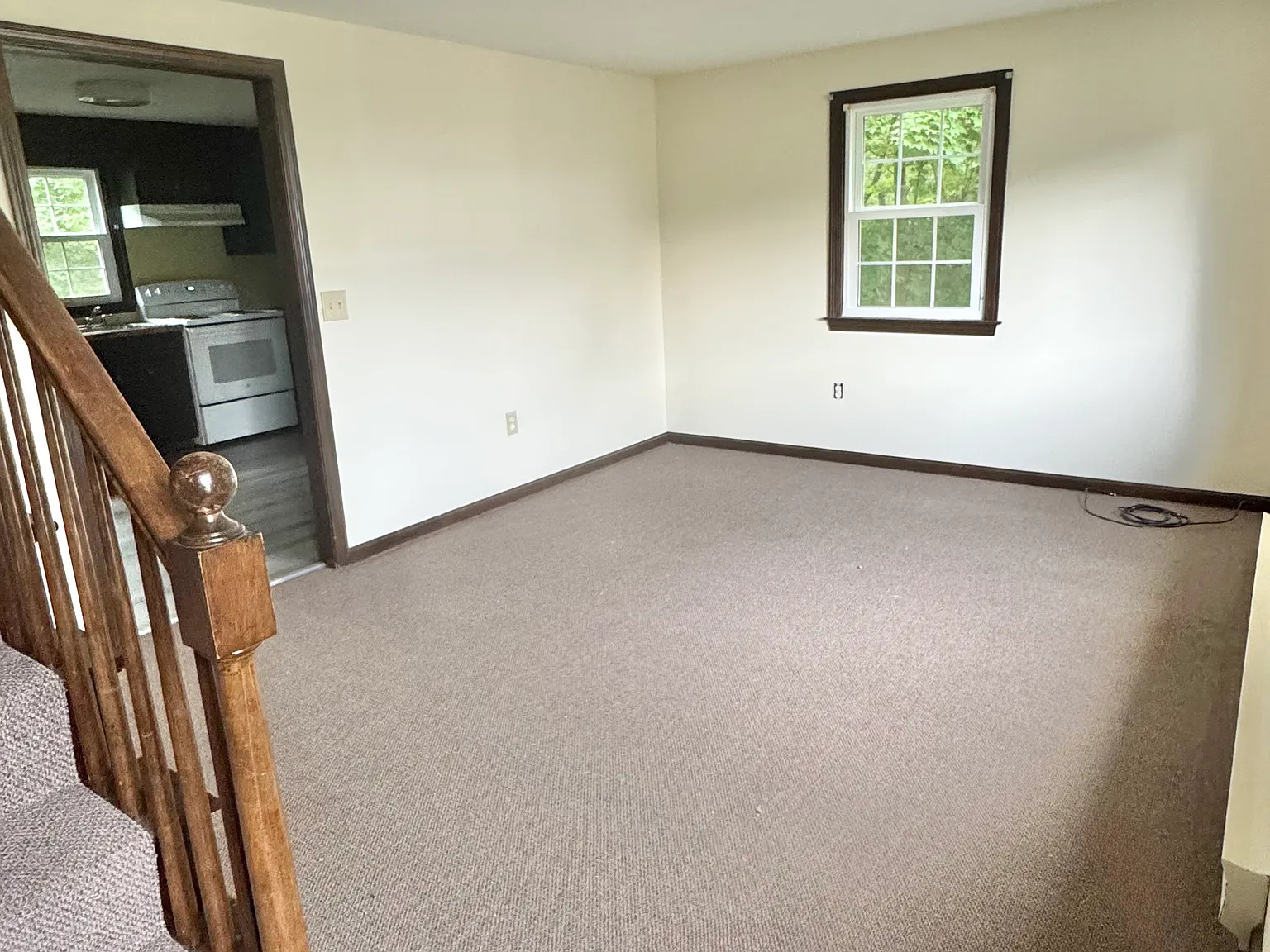 2 bed, 1.5 bath, 1000 sqft, $1,420 — Photo 4