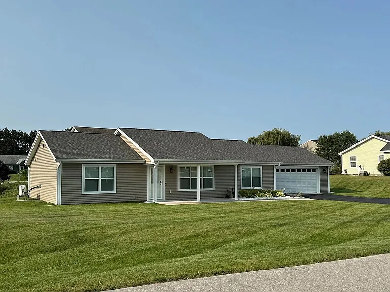 5085 Liberty Dr — Photo 24