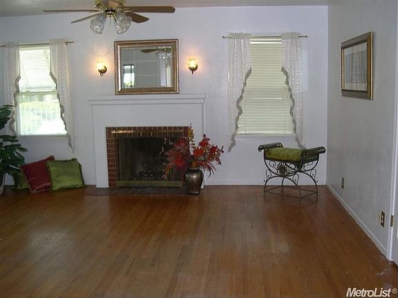 3rd image of 4416 Lantana Ave