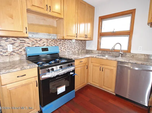 90 Levit Avenue image 8 of 36