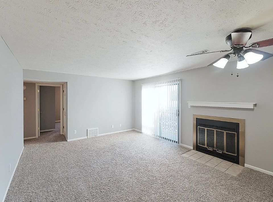 1st image of 9506 Park Dr #104