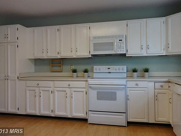3rd image of 5700 Brewer House Cir APT 202-11