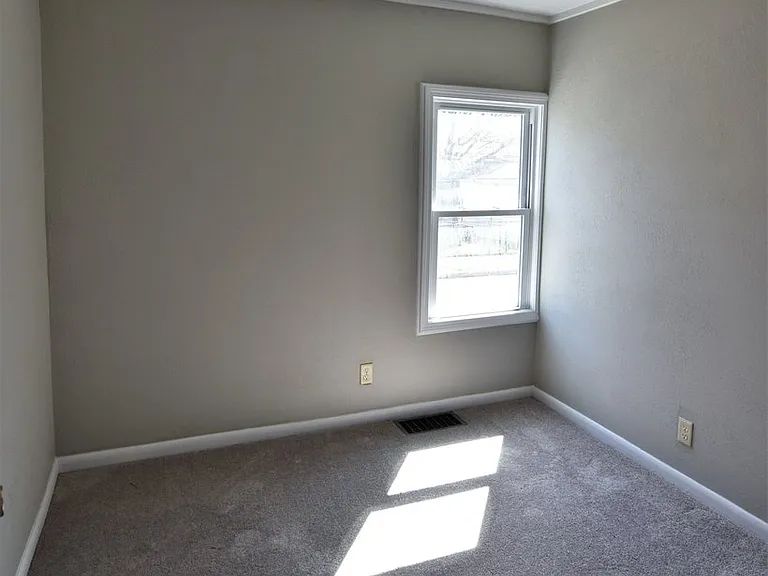 1310 Vestal Ave — Photo 1