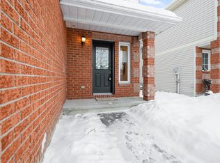 159 Bridlewood Dr #1, Ottawa, ON K2M2G6