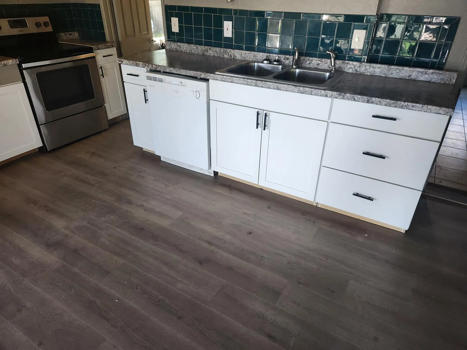 2151 Water Ave NE — Photo 1