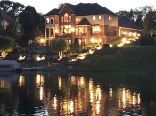 17872 Devonshire Ct, Northville, MI 48168