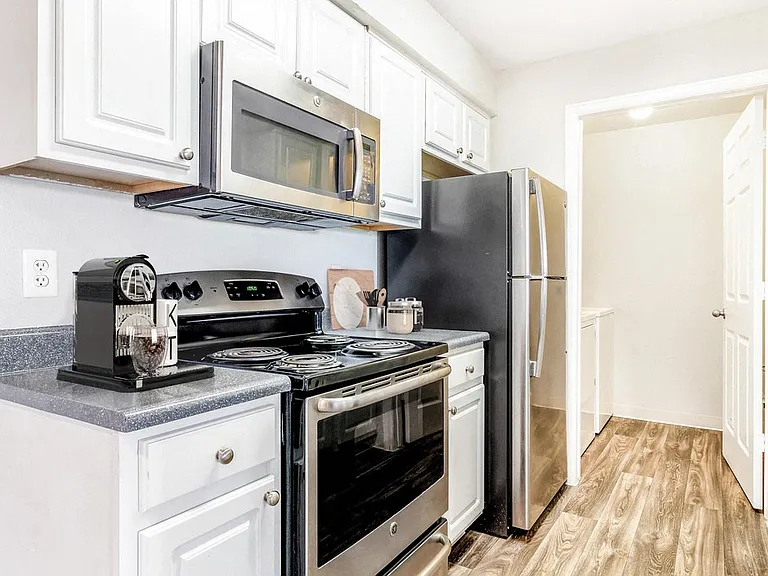 Legacy Heights Apartments — Photo 20