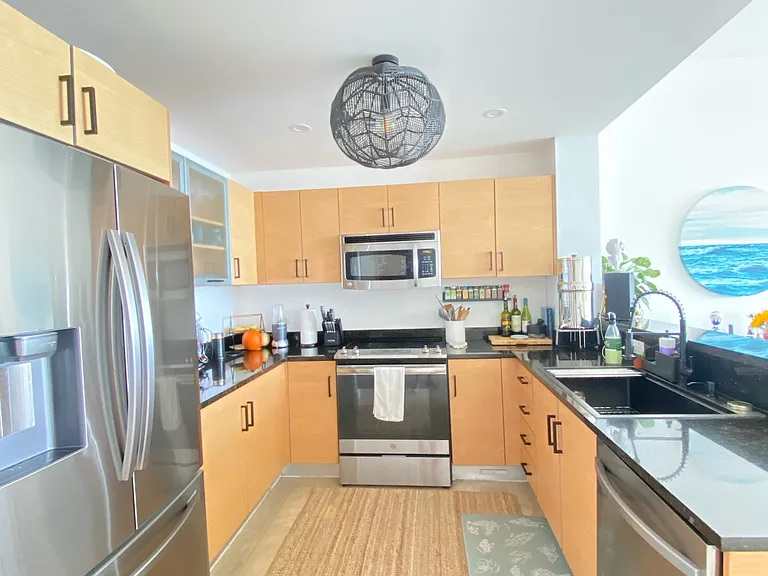 725 NE 22nd St #8D — Photo 9