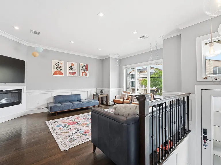 391 Lincoln Ave — Photo 17