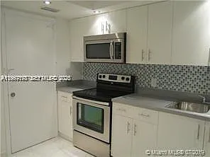 16701 NE 14th Ave #203 — Photo 3