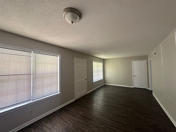 3rd image of 5298 Dare Ave