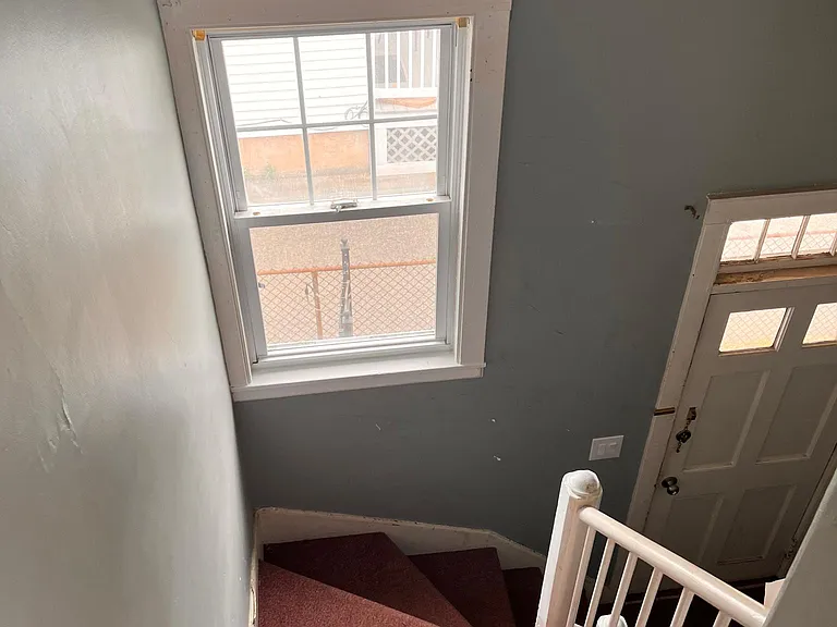 48 Lawn Ave — Photo 11
