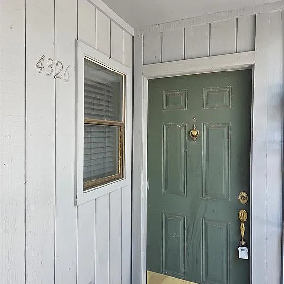 4326 Aqua Vista Dr #10-E — Photo 2