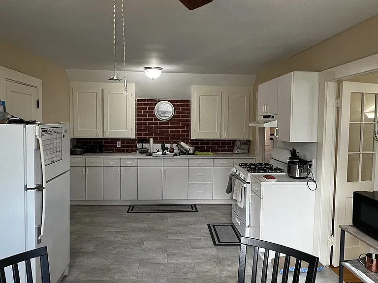 145 Sylvan St #5 — Photo 3