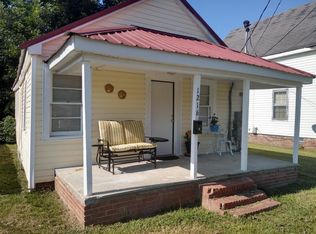 1216 W Market St, Cheraw, SC 29520