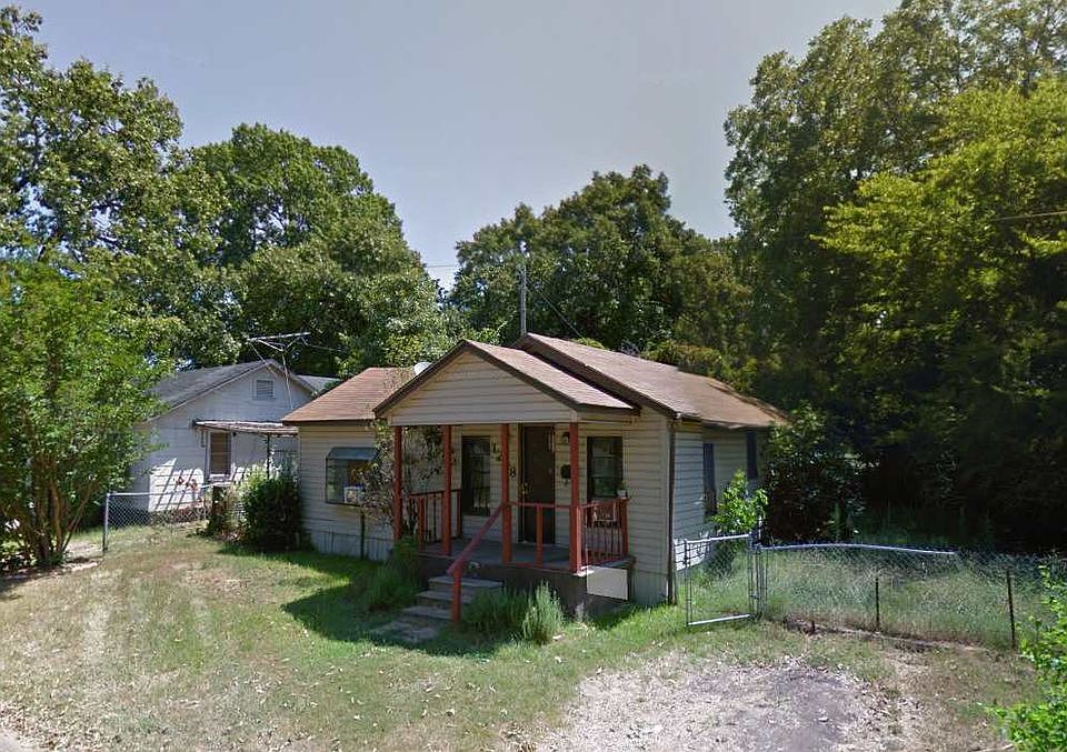 2nd image of 1208 Jackson St