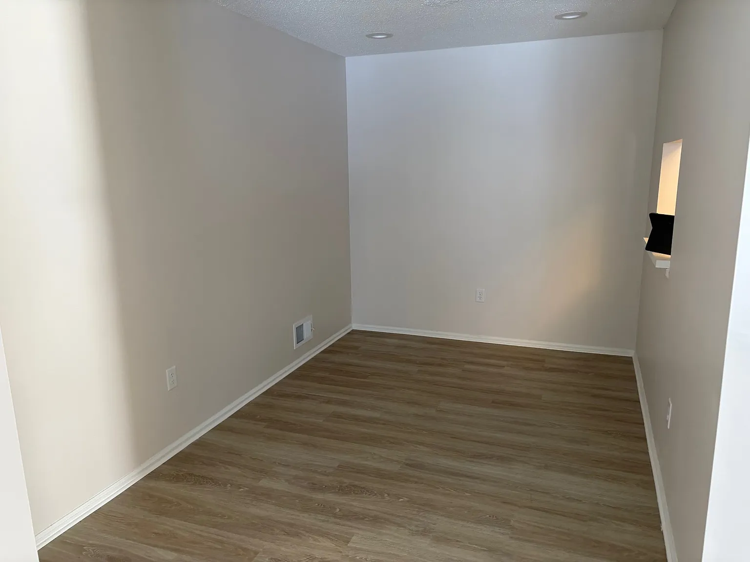 2 bed, 1108 sqft, $2,800 — Photo 3