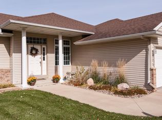 825 Southern Woods Pl SW, Rochester, MN 55902