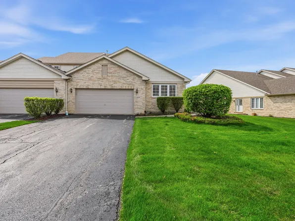 104 Iliad Dr, Tinley Park, IL 60477