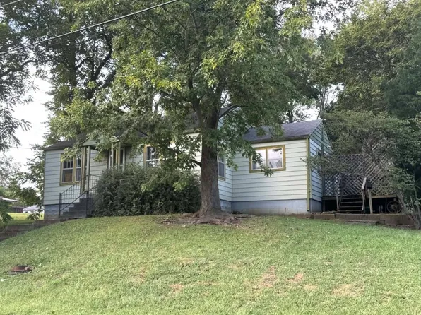 122 W Plum St, Grayville, IL 62844