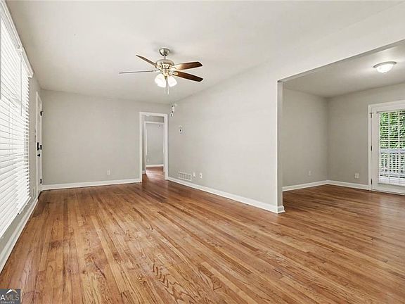 4th image of 2951 Belvedere Ln