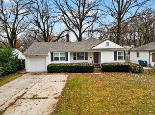 7210 Roe Ave, Prairie Village, KS 66208